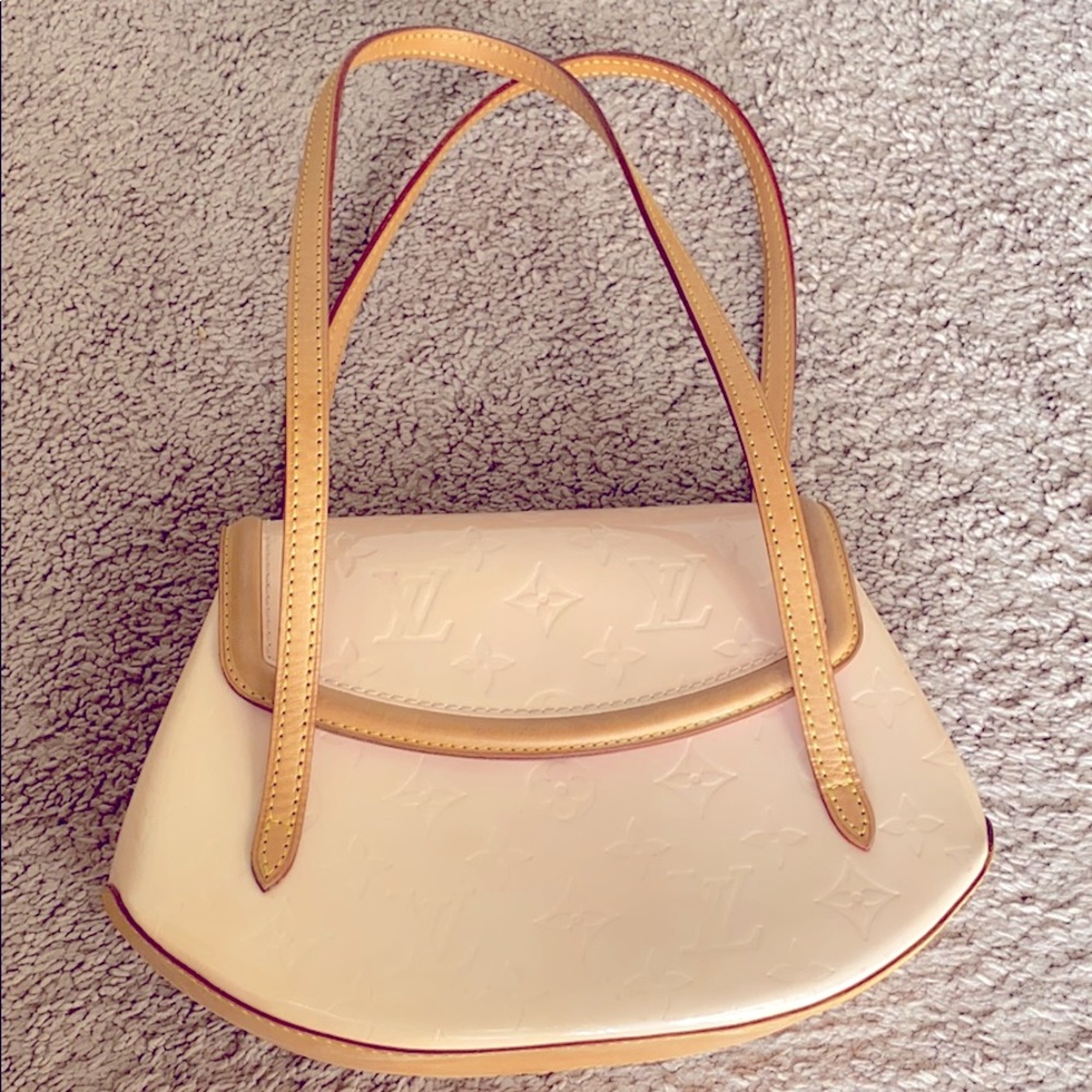 Louise Vuitton patent small bag in blush